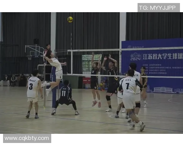 成都排球队的耐力训练与比赛表现分析探索排球运动的持久力与团队合作精神 成都排球队的耐力训练与比赛表现分析探索排球运动的持久力与团队合作精神