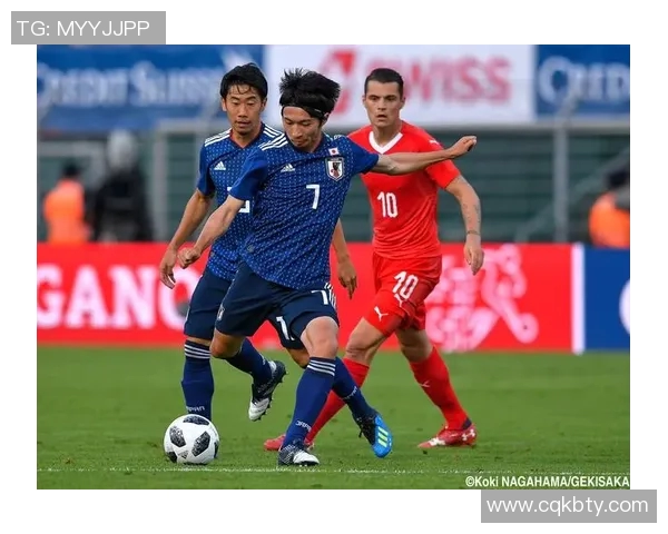 足球明星与各国国旗的精彩瞬间全景展示图集